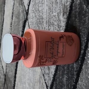 BATH & BODY WORKS PINK VELVET CUPCAKE 🧁 RETIRED BODY LOTION
